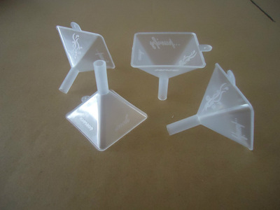 【PP透明塑料漏斗丨方形漏斗丨迷你漏斗 廠家生產(chǎn) 漏斗塑料】?jī)r(jià)格,廠家,圖片,瓶、斗類,桐鄉(xiāng)市洲泉天成塑料制品廠-