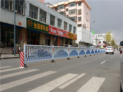 衡水市政隔離欄發(fā)貨地-河北金朋-云南市政隔離欄發(fā)貨地